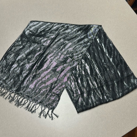 Black an silver shimmering scarf lightweight 70” long excluding fringe - Picture 4 of 4
